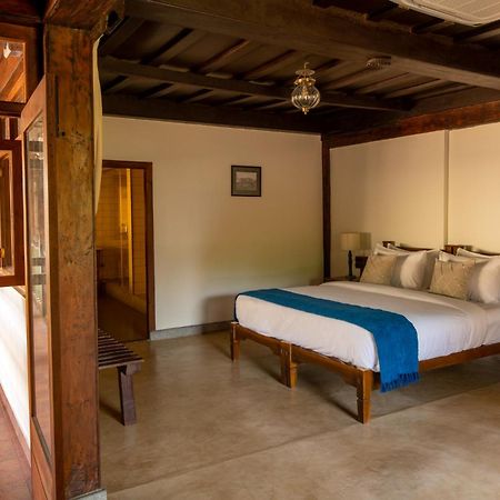 Sawantwadi Palace Boutique Art Hotel Buitenkant foto