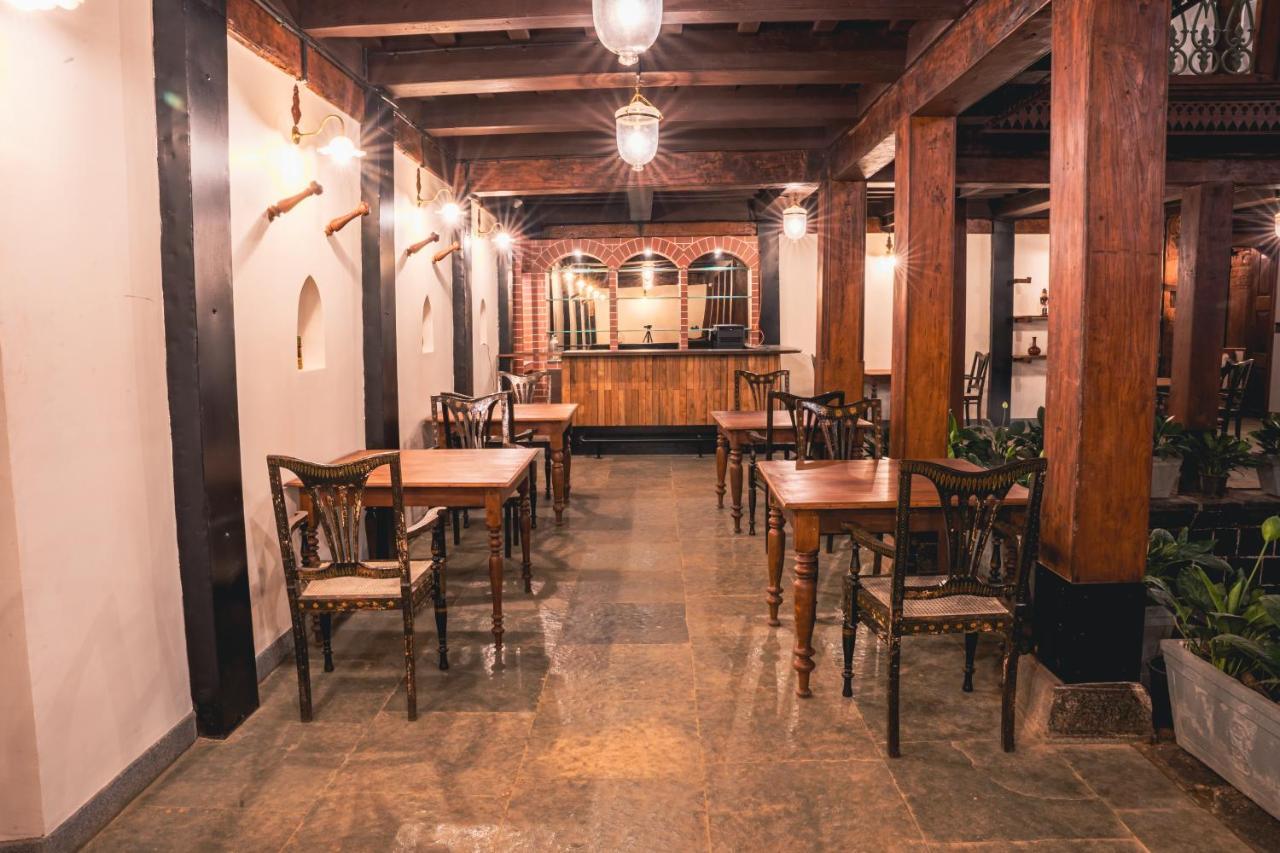 Sawantwadi Palace Boutique Art Hotel Buitenkant foto