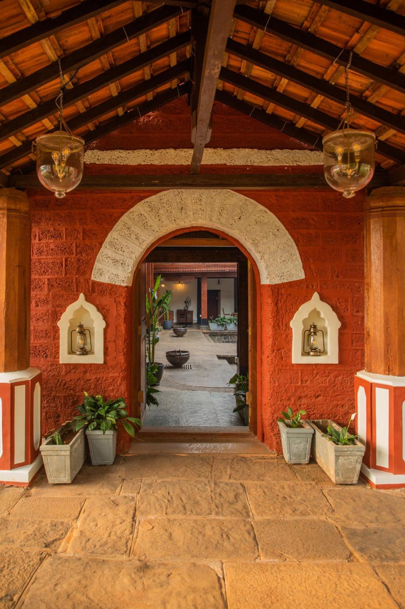 Sawantwadi Palace Boutique Art Hotel Buitenkant foto