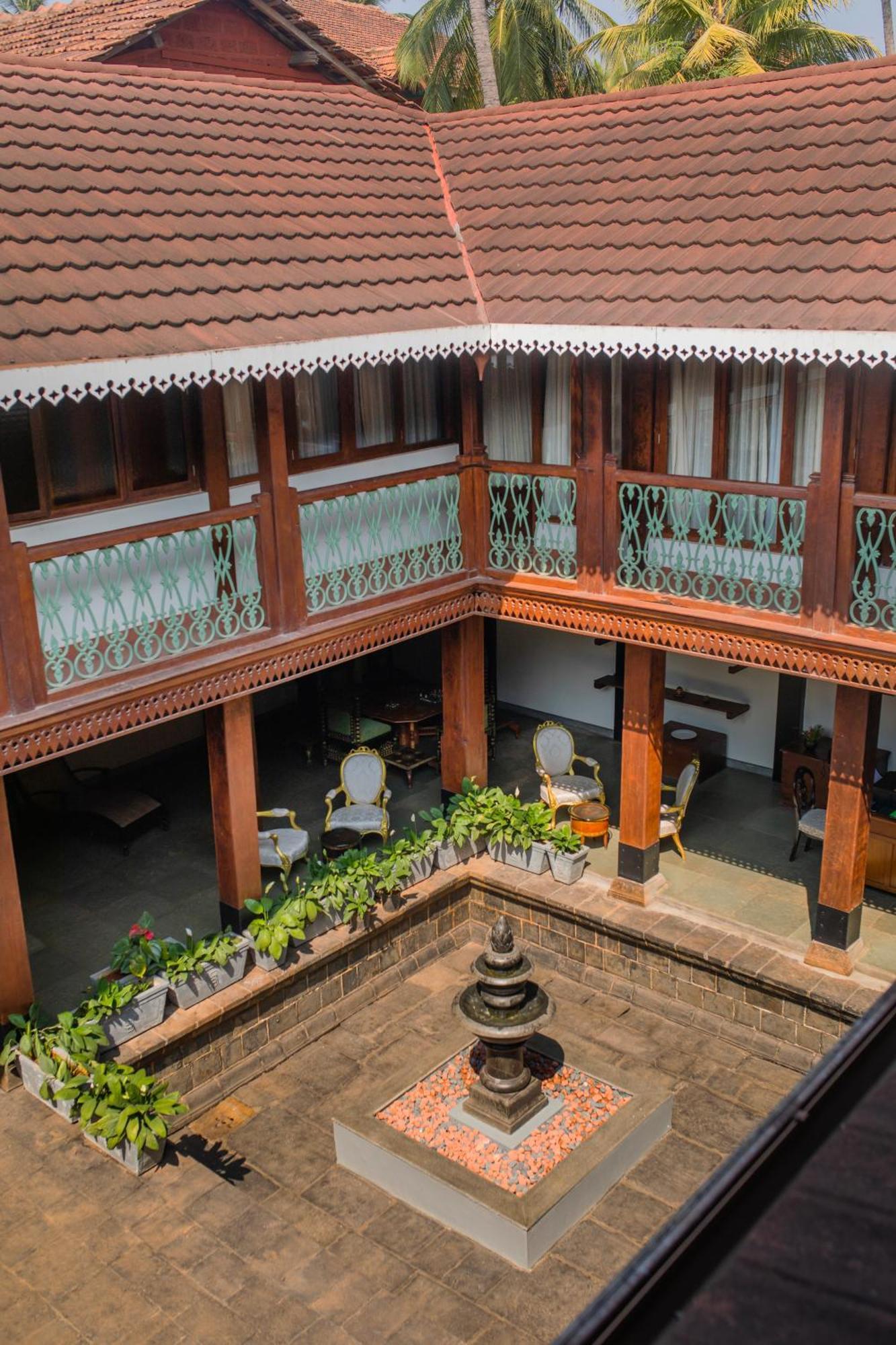 Sawantwadi Palace Boutique Art Hotel Buitenkant foto