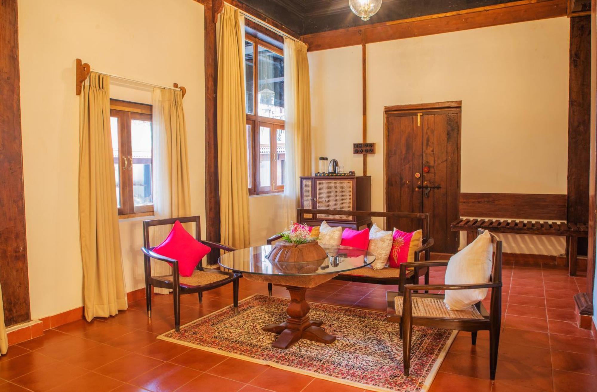 Sawantwadi Palace Boutique Art Hotel Buitenkant foto