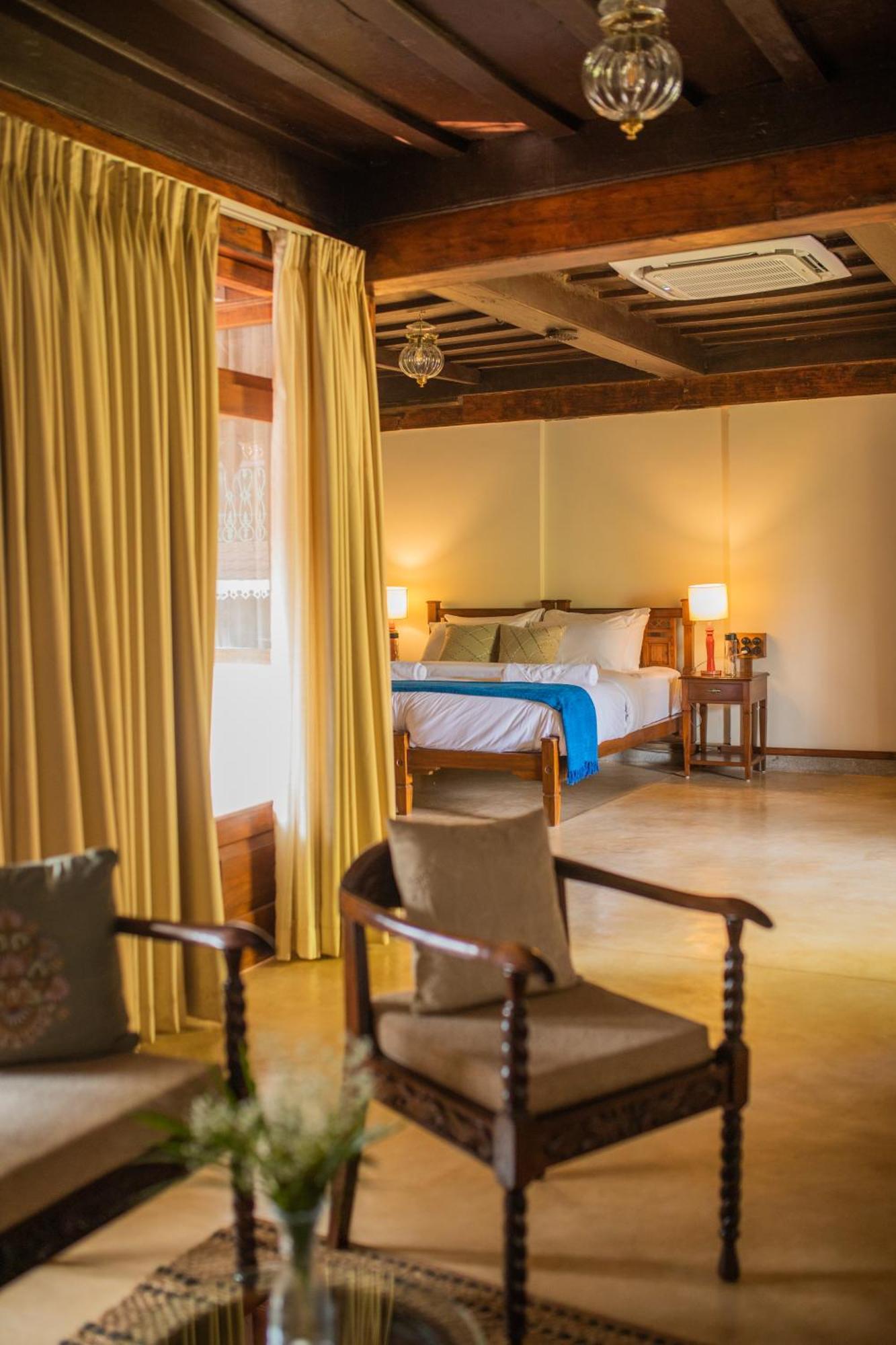 Sawantwadi Palace Boutique Art Hotel Buitenkant foto