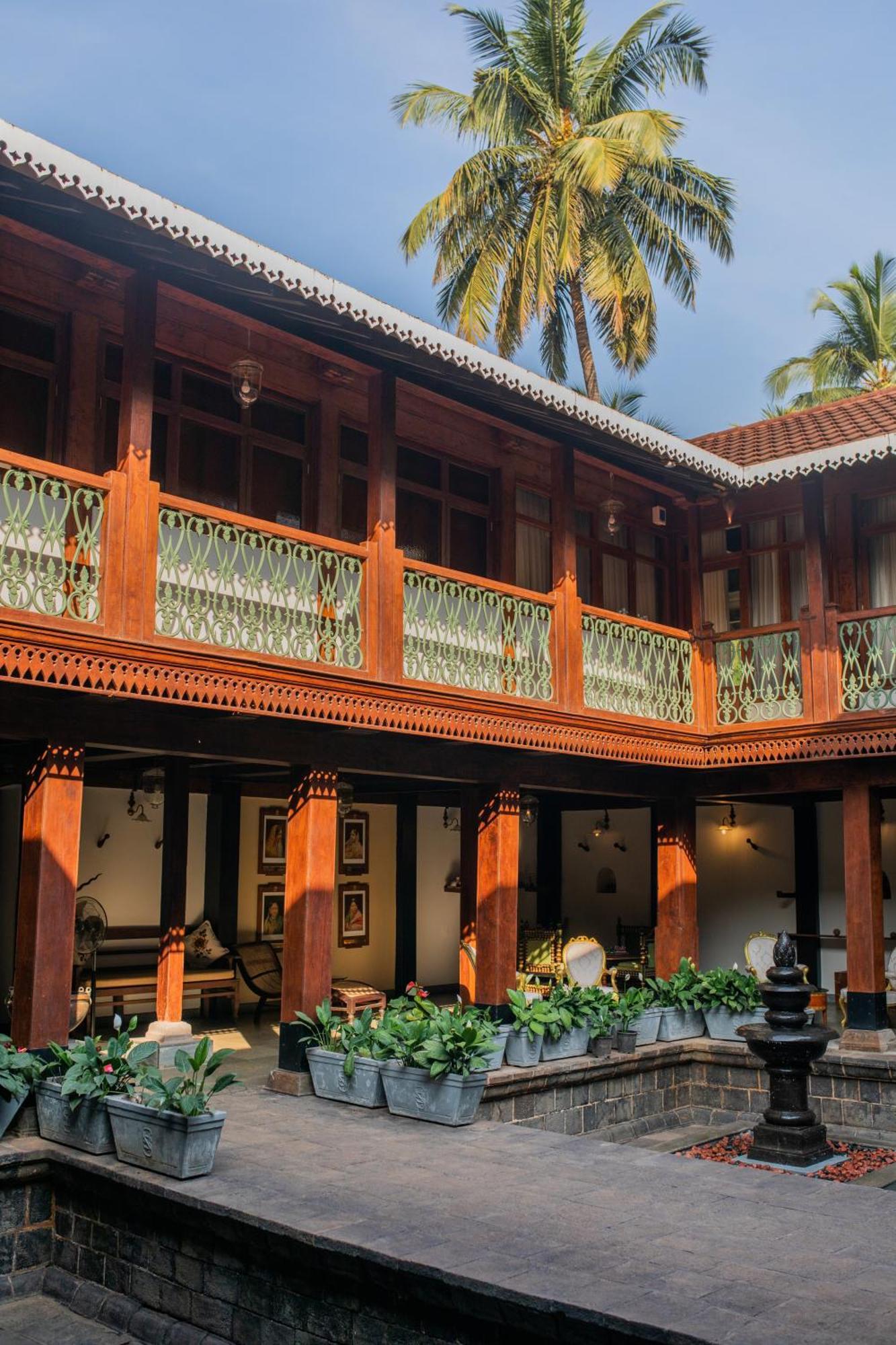 Sawantwadi Palace Boutique Art Hotel Buitenkant foto